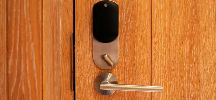 Automatic Locking Door Knob Benicia